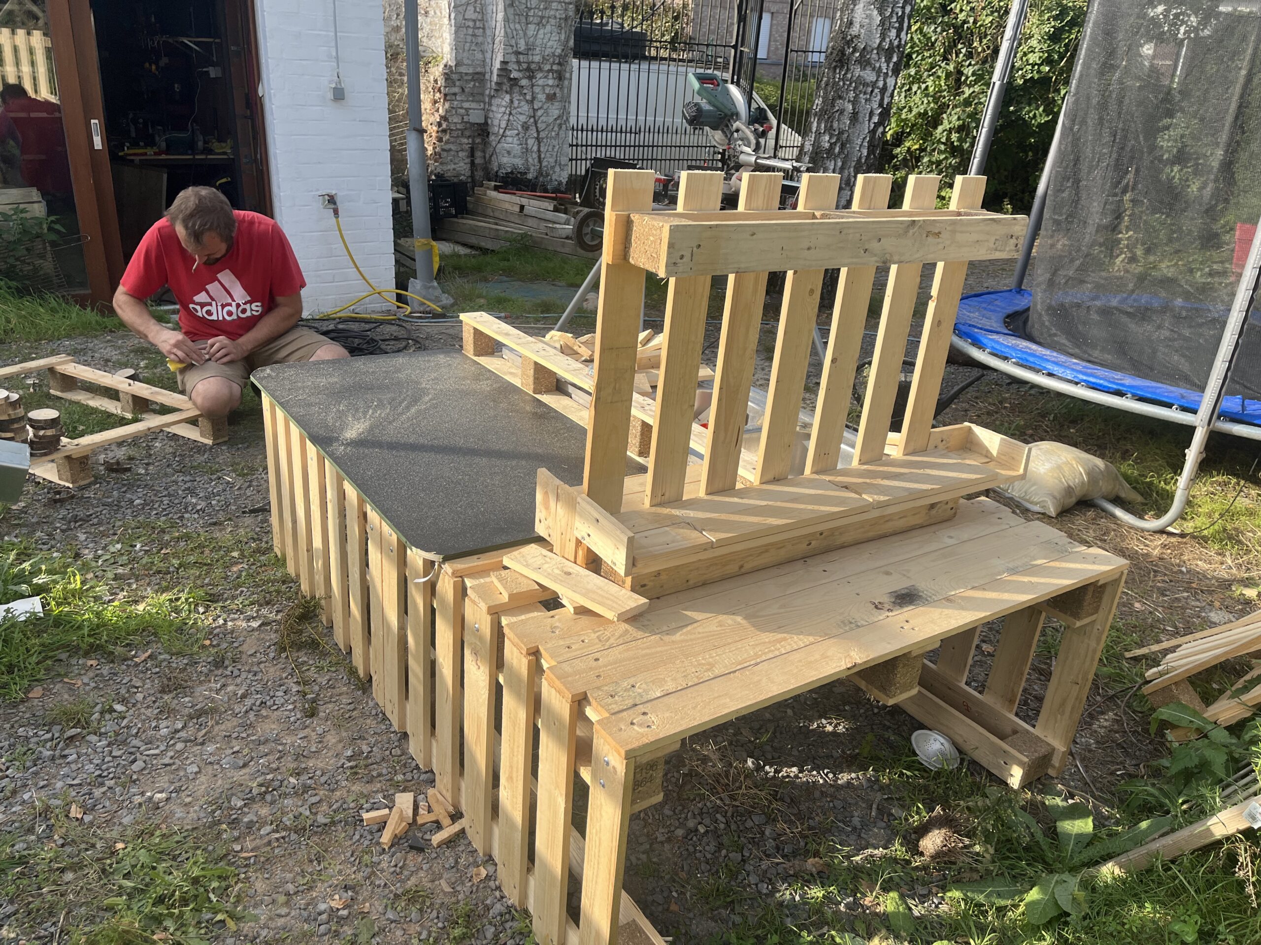 Mud kitchen DIY