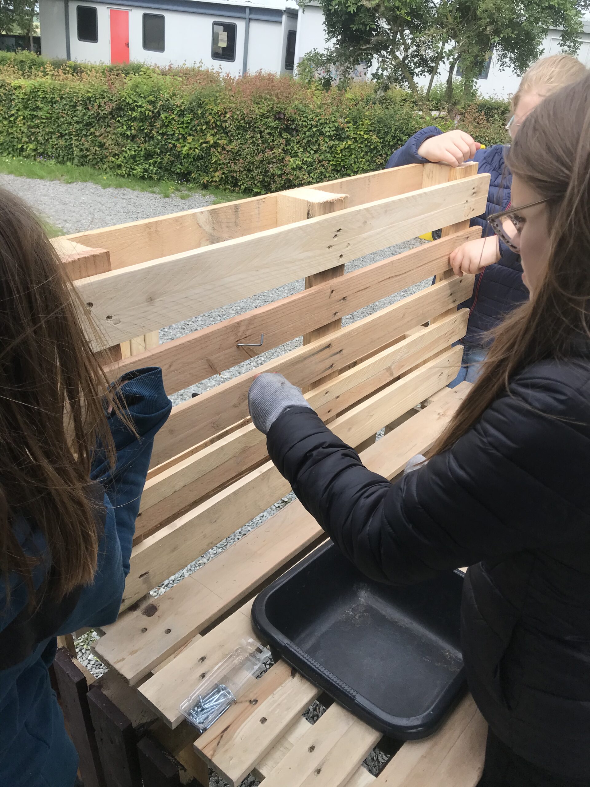 bordure plessi école potager construction cloture naturelle DIY recyclage