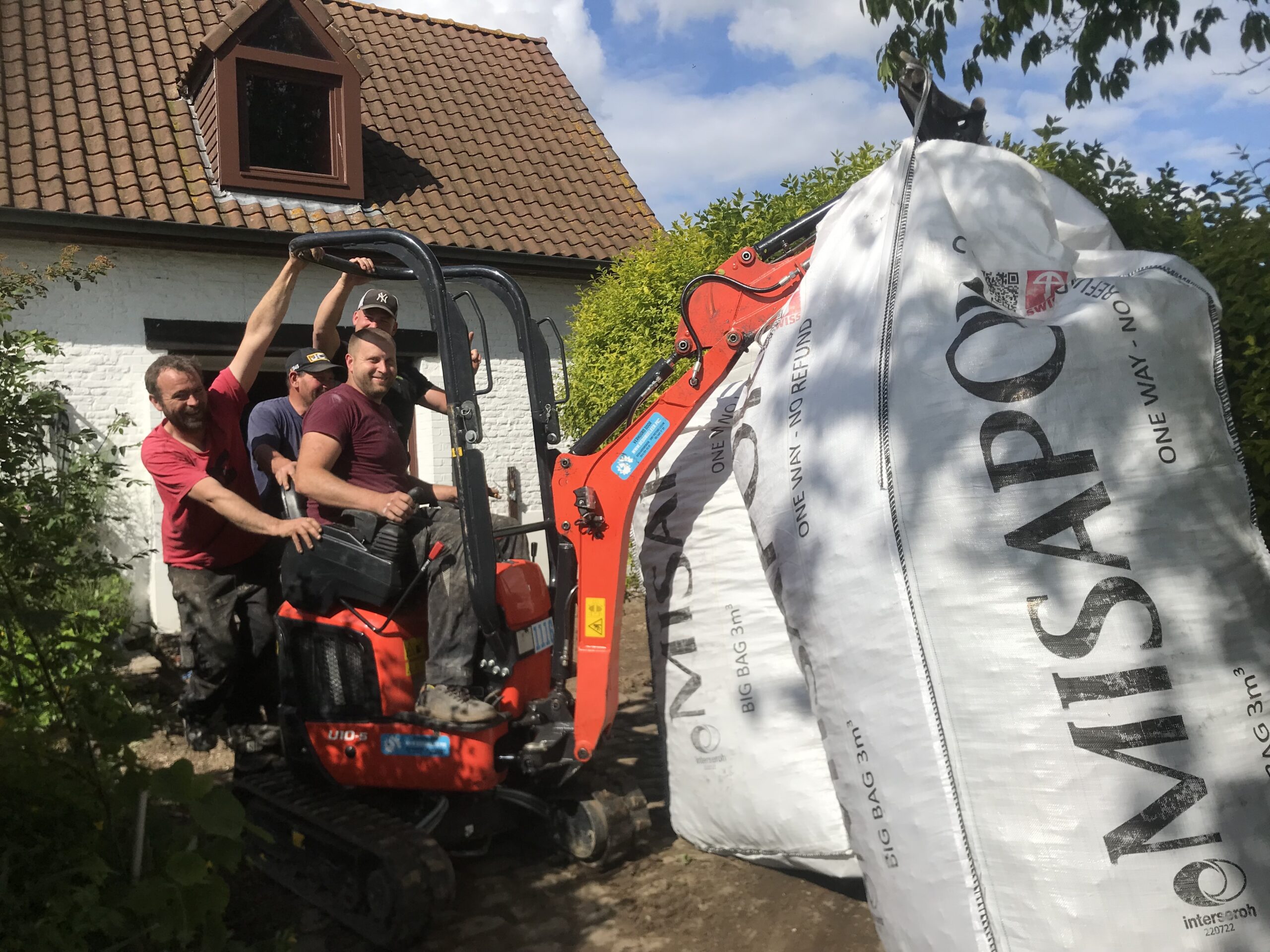 travaux rénovation cours désimperméabilisation minipelle